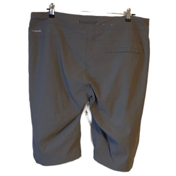 Columbia Sports Dry Tech Shorts 16 - Picture 2 of 15